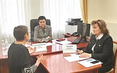 И. Рукавишникова провела прием граждан в Октябрьском сельском районе