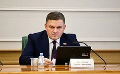 С. Перминов рассмотрел обращения земляков из Ленинградской области