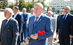 И. Кулабухов почтил память павших в годы Великой Отечественной войны