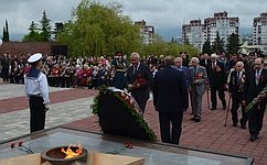 В. Игнатенко возложил венки к сочинскому Мемориалу памяти погибших в Великой Отечественной войне