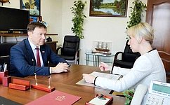 А. Ролик во время работы в регионе провел встречу с уполномоченным по защите прав предпринимателей в Приморском крае Н. Кошелевой