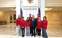 А. Лутовинов провел экскурсию по Совету Федерации для делегации детей из Ненецкого автономного округа