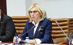 О. Ковитиди совместно с крымскими учителями обсудила планы на новый учебный год и провела «работу над ошибками»