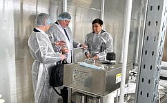 С. Колбин посетил завод по производству медицинских материалов