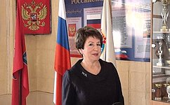 Е. Алтабаева поздравила коллектив севастопольской школы с юбилеем со дня основания