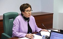 Е. Перминова: Мы рекомендовали к одобрению законы в сфере здравоохранения, физической культуры и спорта, поддержки семей с детьми