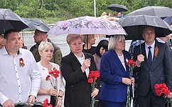 О. Бас: В рамках шефской помощи ЛНР алтайские предприятия оформили подсветку памятника политработникам Советской армии