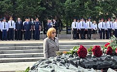 Н. Котова в день 85-й годовщины начала Великой Отечественной войны приняла участие в возложении цветов к Вечному огню