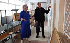 Д. Перминов провел мониторинг капитального ремонта в омской школе