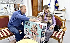 В. Шептий вручил новогодние подарки детям в рамках Всероссийской благотворительной акции «Ёлка желаний»