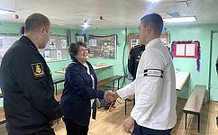 Л. Талабаева в ходе поездки в регион встретилась с моряками-тихоокеанцами
