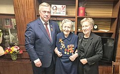 В. Голубев поздравил ветерана Великой Отечественной войны с 80-й годовщиной Победы