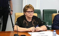 Л. Глебова рассказала о российском движении детей и молодёжи в программе Института Воспитания «Семейный час»