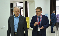 В. Радаев посетил филиал фонда «Защитники Отечества» в Саратове