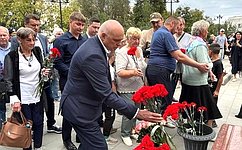 А. Шохин принял участие в открытии во Владимире памятника Герою России Р. Кутузову