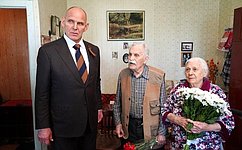 А. Карелин поздравил семью фронтовиков с 80-летием Великой Победы