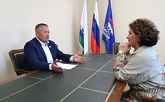 Д. Гусев провёл встречу c руководителем некоммерческой организации дополнительного образования «Друзья Заполярья»