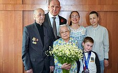 А. Карелин поздравил с Днем Победы ветерана Великой Отечественной войны в Новосибирской области