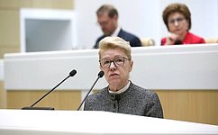 Е. Мизулина представила информацию о работе полномочного представителя Совета Федерации в Верховном Суде РФ за 2021 год
