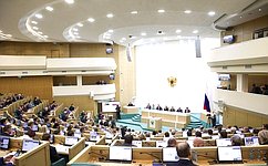 Темы демографии, летнего отдыха детей и репатриации соотечественников были в центре внимания сенаторов на парламентской разминке