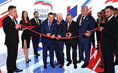 В. Якушев открыл работу стенда проекта «Выбор сильных» на площадке ПМЭФ