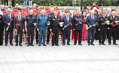 Сенатор А. Ролик принял участие в мероприятиях посвящённых Дню Памяти и Скорби