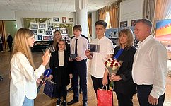 Н. Семисотов вручил детям-героям медали Совета Федерации «За проявленное мужество»