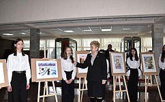 О. Бас открыла в ЛНР выставку детского рисунка, посвященную 80-летию освобождения Ленинграда от фашистской блокады