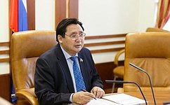 А. Акимов обсудил вопросы социально-экономического развития Якутии с руководством региона и провел прием граждан