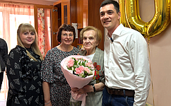Р. Маслов поздравил со столетним юбилеем труженицу тыла А Кустовлянкину