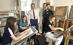 И. Мурог посетил Рязанское художественное училище и пригласил его директора выступить в Совете Федерации