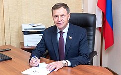 В. Новожилов принял участие в благотворительной акции «Елка желаний»