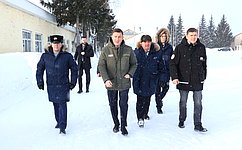 А. Турчак и Н. Журавлев посетили в Костроме госпиталь и передали груз для военнослужащих