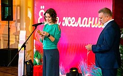 М. Павлова исполнила новогодние мечты в рамках благотворительной акции «Ёлка желаний»