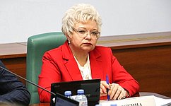 О. Хлякина выступила на пленарной сессии форума Общественной палаты РФ «Сообщество»