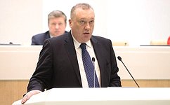 В. Тюльпанов выступил с отчетом о работе Комитета СФ по Регламенту и организации парламентской деятельности за 2016 год