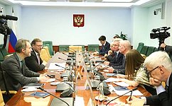 К. Косачев провел встречу с делегацией Королевского объединенного института оборонных исследований (Великобритания)