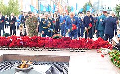А. Кондратенко принял участие в возложении цветов к Вечному огню