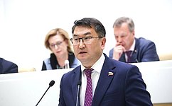 Сенаторы одобрили проведение эксперимента по внедрению дополнительных механизмов учета трудовых мигрантов