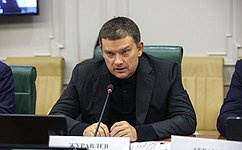 Н. Журавлев провел совещание по вопросам развития малого и среднего предпринимательства в стране