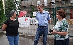 А. Савин ознакомился с ходом капитального ремонта школы и детского сада в городе Сухиничи Калужской области
