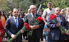 В. Игнатенко: Памятники героям Великой Отечественной войны позволяют молодежи сохранять гордость за подвиг народа-победителя