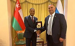 М. Ахмадов встретился с Чрезвычайным и Полномочным Послом Султаната Оман в Российской Федерации
