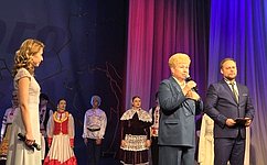 О. Бас посетила мероприятие, посвященное Дню народного единства «#Мы вместе» ЛНР