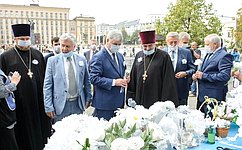 С. Лукин поддержал благотворительную акцию «Белый цветок»