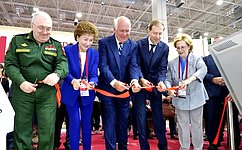 Г. Карелова приняла участие в открытии стенда ФМБА России в рамках Международного военно-технического форума «Армия-2022»