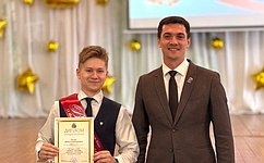 Р. Маслов принял участие в последнем звонке в череповецкой школе № 17