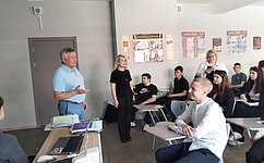 С. Михайлов проинспектировал капремонт общежития Краснокаменского горнопромышленного техникума