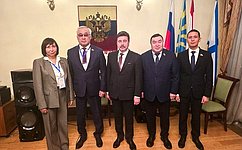 Сенаторы РФ посетили Киргизию для мониторинга подготовки и проведения досрочных парламентских выборов в стране