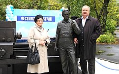 В. Кондрашин выступил в Пензе на церемонии открытия первого в России памятника токарю